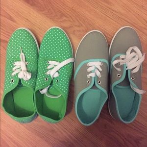 Adorable sneakers size 7-8