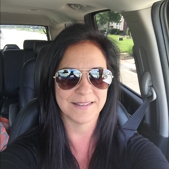 Meet your Posher, Cindy - Picture 1 of 1