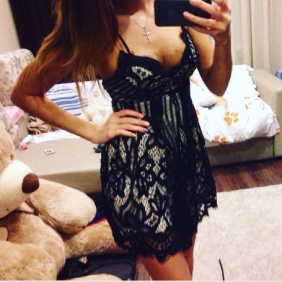 ️Black and Nude Lace Lace Up Back Romper - Picture 3 of 4