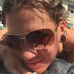 Meet your Posher, Melanie