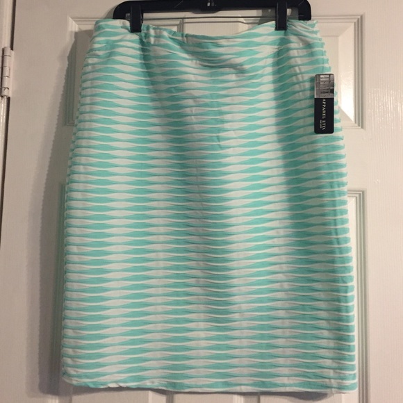 NWT Size L Soho Apparel LTD Cute & Sexy Skirt