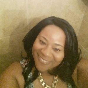 Meet your Posher, Dawana