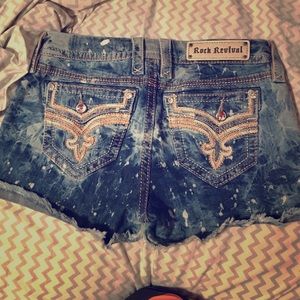 Buckle Rock Revival shorts size 27