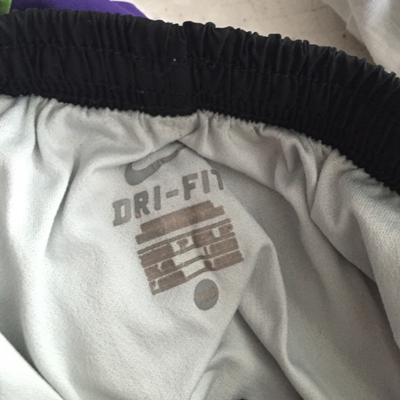 SOLD NIKE drifit xs shorts - Picture 2 of 3