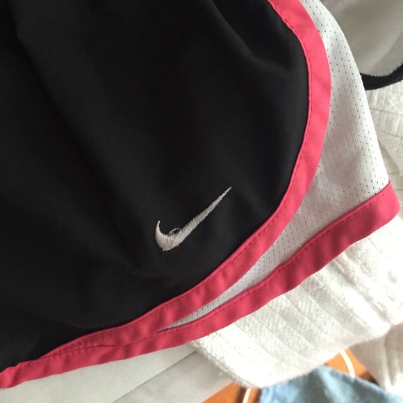 SOLD NIKE drifit xs shorts - Picture 3 of 3