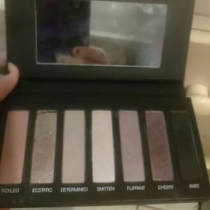 Younique palette 3