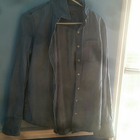 Button up Tommy Hilfiger shirt