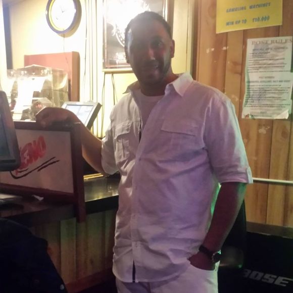 Meet your Posher, Robert - Picture 1 of 1