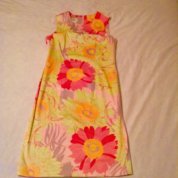 Talbots Dresses & Skirts - Talbots Floral Dress 🌸🌺🌼