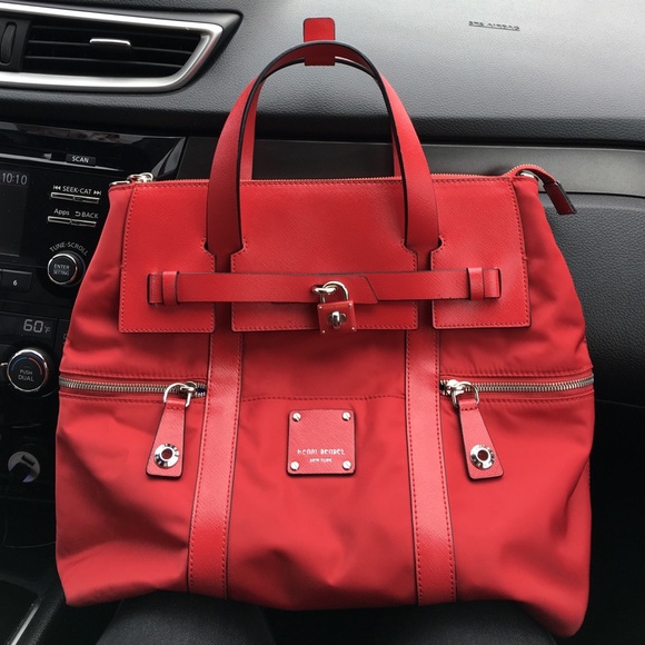 BEAUTIFUL AUTHENTIC HENRI BENDEL JET SETTER BAG