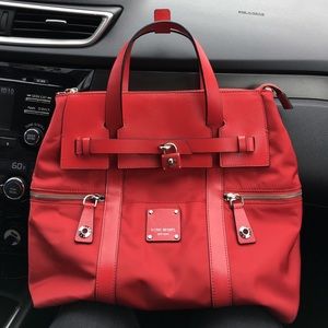 BEAUTIFUL AUTHENTIC HENRI BENDEL JET SETTER BAG