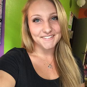 Meet your Posher, Kayla