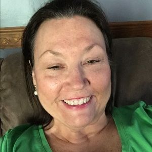 Meet your Posher, Debbie