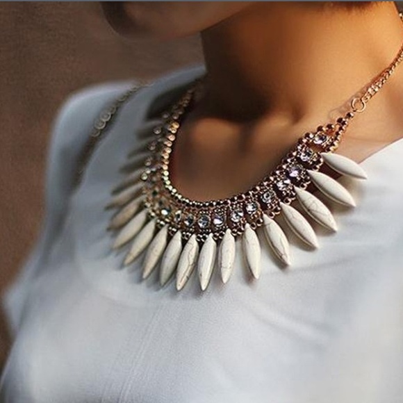 Boutique Jewelry - 🚨HUGE SALE TODAY ONLY🚨 White Statement Necklace
