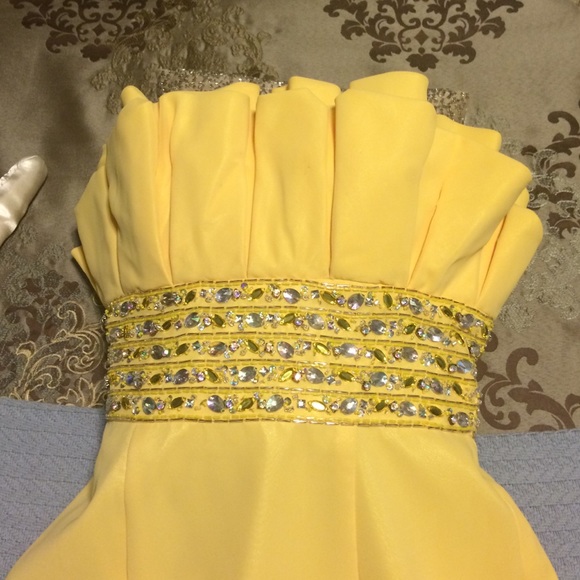 Dress - Picture 3 of 3