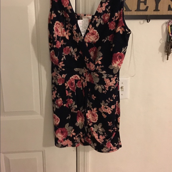 Romper open back - Picture 2 of 4