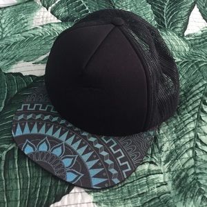 Surf trucker hat