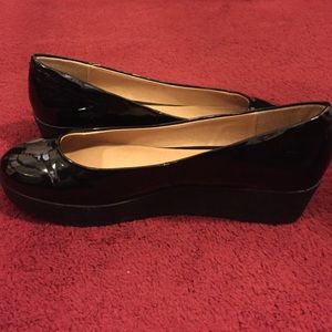 Zigi Soho patent black shoes. Size 8.