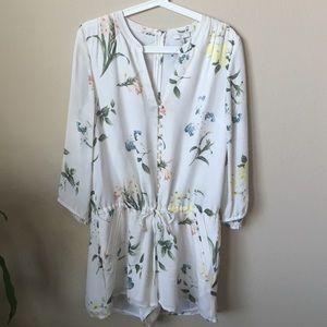 Joie Romper Size small