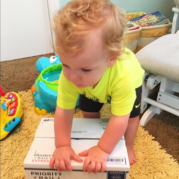 Quick shipments thanks to my little helper! - Picture 1 of 1