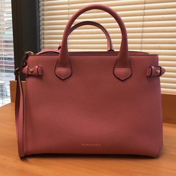 Burberry Tote Medium size
