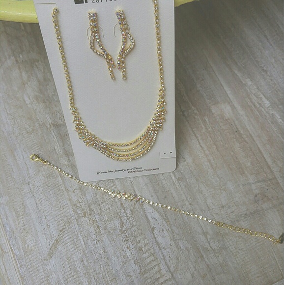 Jewelry | SPARKLY CRYSTAL NECKLACE & EARRINGS - Picture 2 of 3