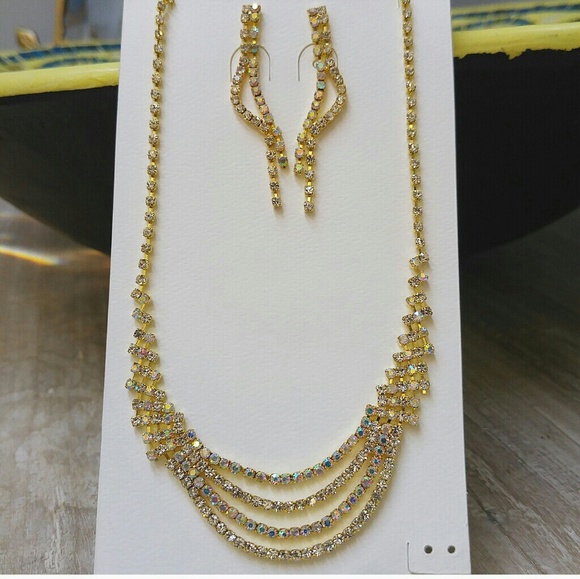 Jewelry | SPARKLY CRYSTAL NECKLACE & EARRINGS - Picture 3 of 3