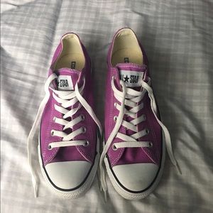 Light Purple Converses (Women's 9/ Men 7)