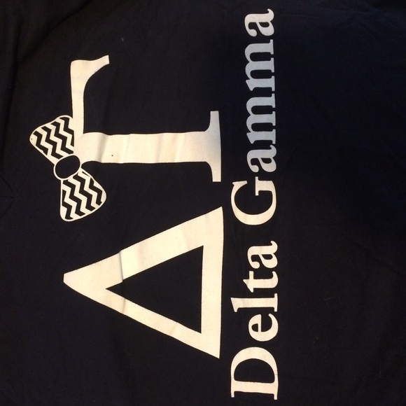 Short sleeve Delta Gamma shirt