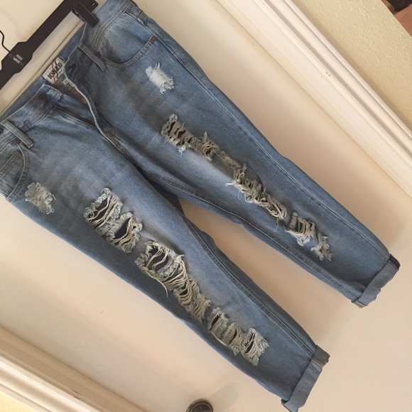 Tattered Boyfriend Capris