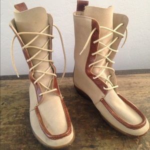 John Fluevog Earth Lace Up Suede Boot Sz 9