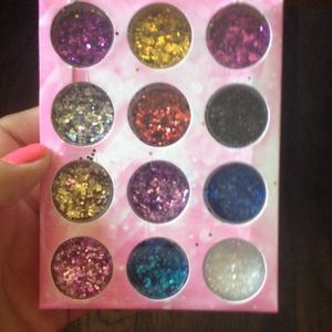 Sparkle for nails