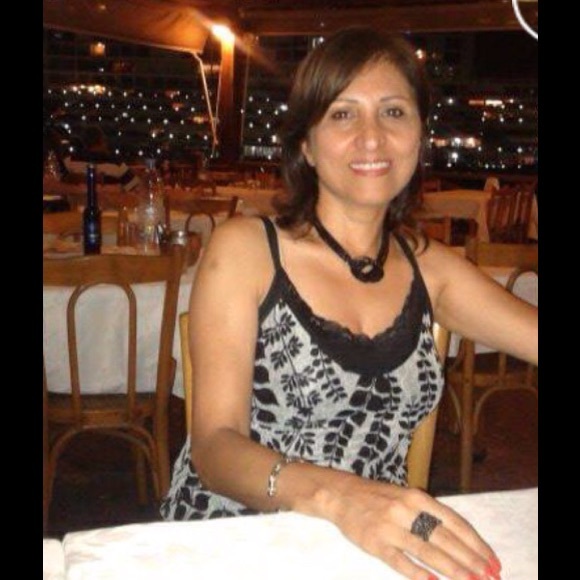 Meet your Posher, Mira - Picture 2 of 4