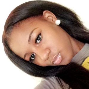 Meet your Posher, Yineekah