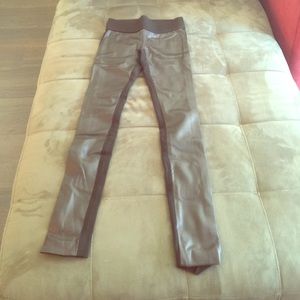 Club Monaco Legging/ pleather & stretch fabric!