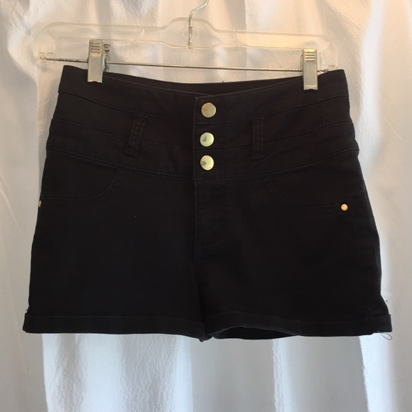 Refuge, black, High waisted shorts