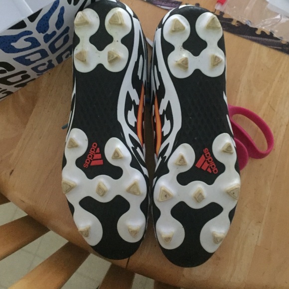 Lionel Messi soccer cleats - Picture 4 of 4