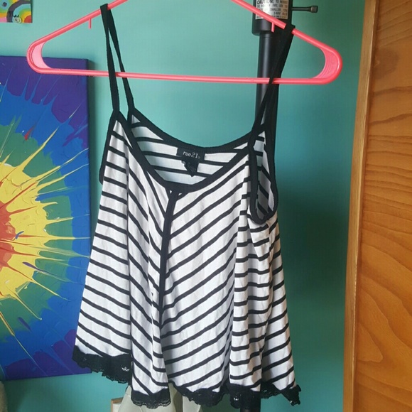 Crop Top - Picture 1 of 1