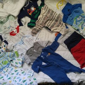 Lots of 0-3 months baby boy clothes