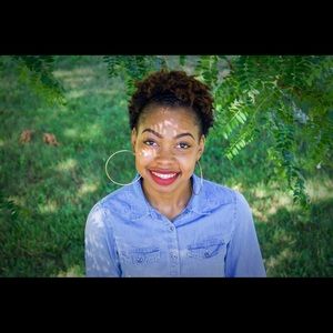 Meet your Posher, Briana