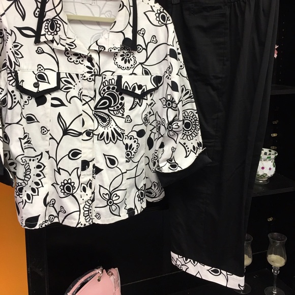 Capri & Jacket Set - Picture 2 of 4