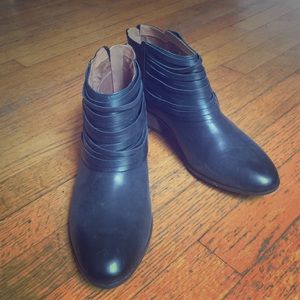 Clarks Spye Celeste booties