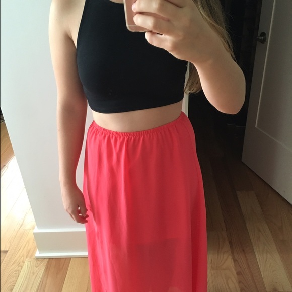 H&M Dresses & Skirts - *ON SALE IN 1 MONTH* Hot pink maxi skirt -Not H&M