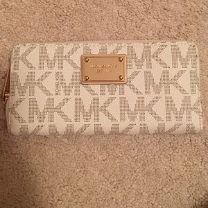 Michael kors wallet