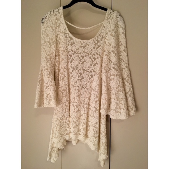 Gorgeous off white lace LF top with open back!