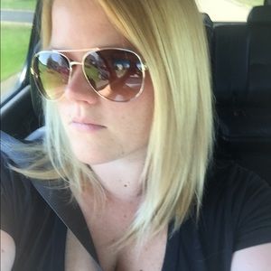 Meet your Posher, Stephanie