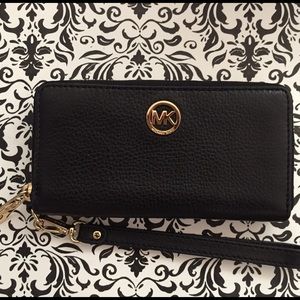 NWT MICHAEL KORS® multi function smartphone wallet