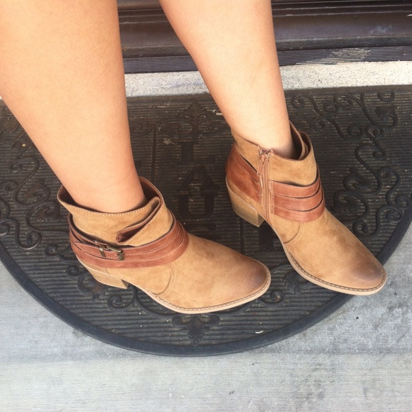 Camel suede western boots - Picture 3 of 3