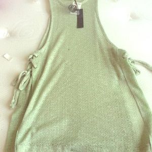 ‼️Casual sleeveless tied sides shirt ‼️