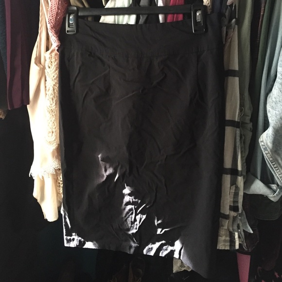 Cute black pencil skirt.